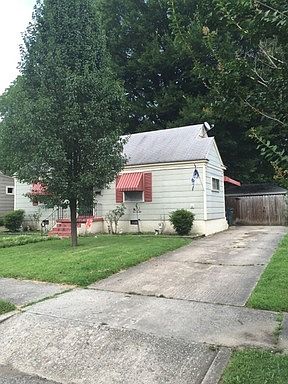 2nd image of 828 Bowen Cir
