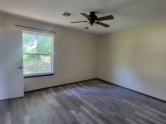 3rd image of 102 NE English St