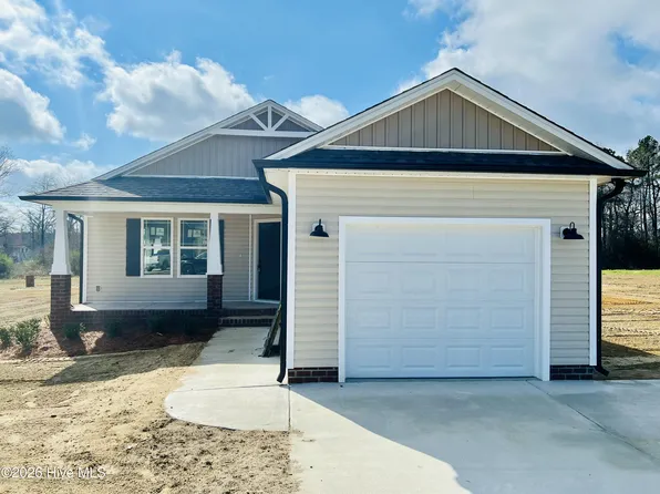 52 Grace Pond Avenue, Benson, NC 27504