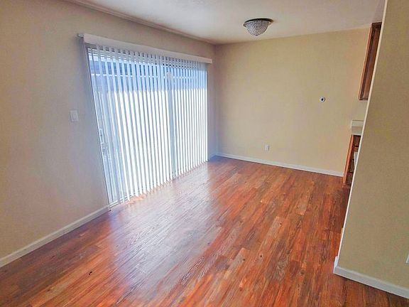 3rd image of 5431 Olympic Way