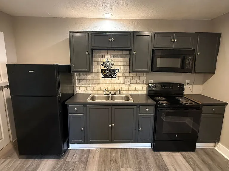 2538 Woodland Ave #2B — Photo 3