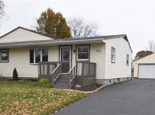 739 Gary Dr, Hubbard, OH