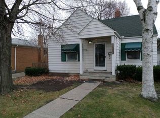 15824 Stephens Dr, Eastpointe, MI 48021