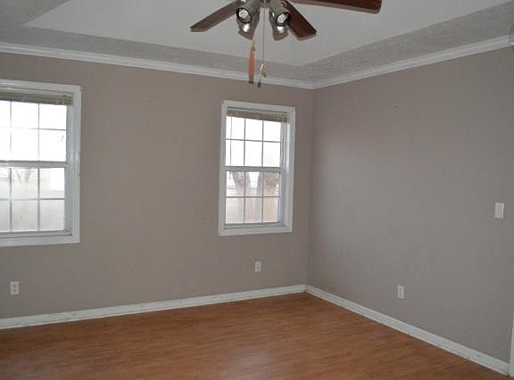 3rd image of 102 Parker Ave