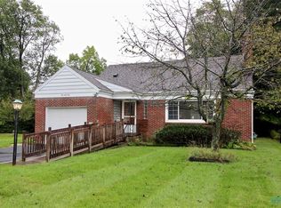 445 Hillside Dr, Rossford, OH