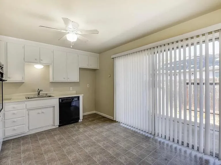 3621 Cody Way — Photo 7