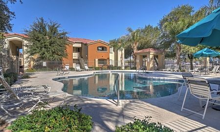 Pool & Outdoor Entertainment Area
