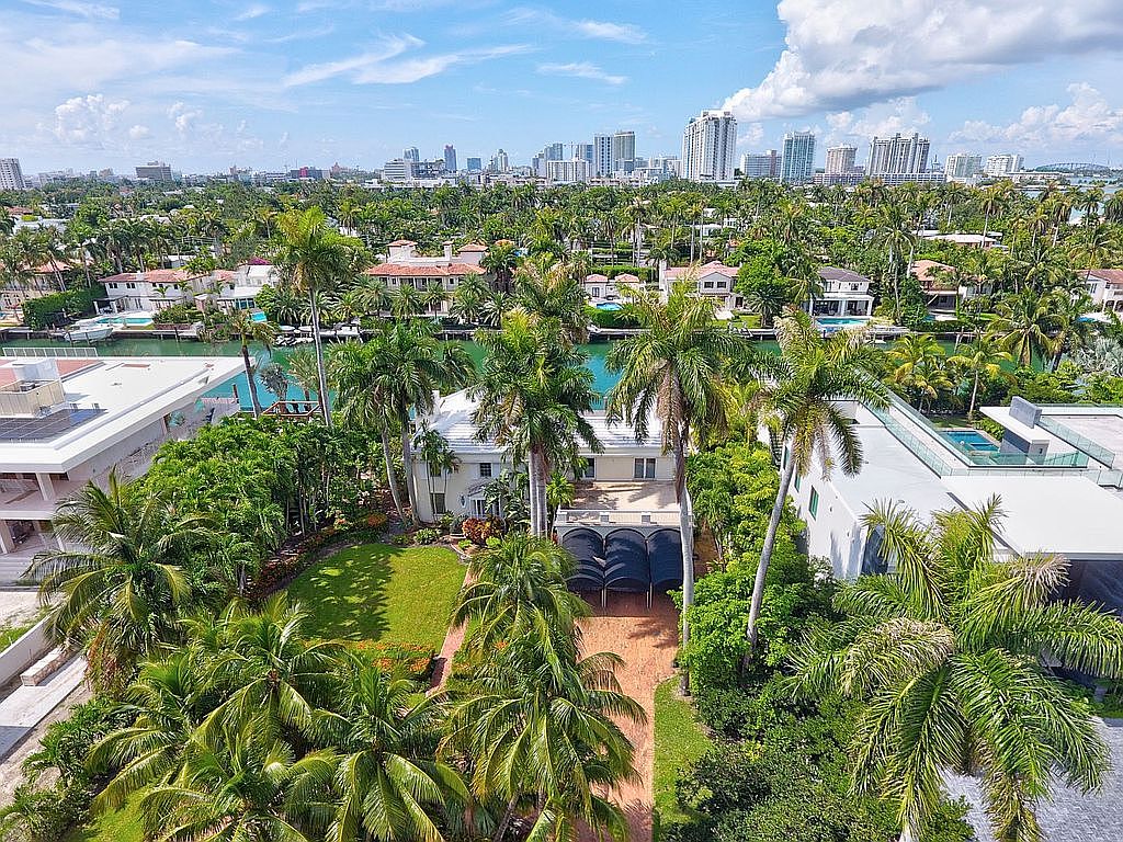 1554 W 25th St, Miami Beach, FL 33140 | Zillow