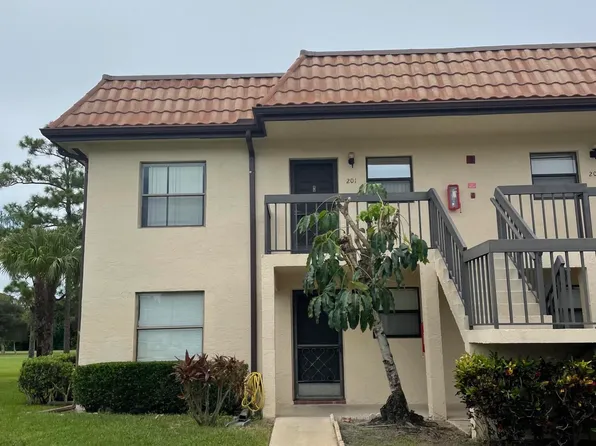 7101 GOLF COLONY Court #201, Lake Worth, FL 33467