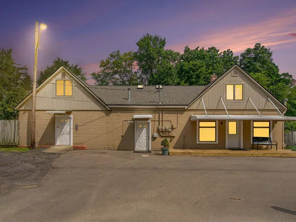 11100 Cedar Dr, Pinckney, MI 48169