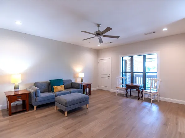 10660 Park Village Pl #C, Dallas, TX 75230