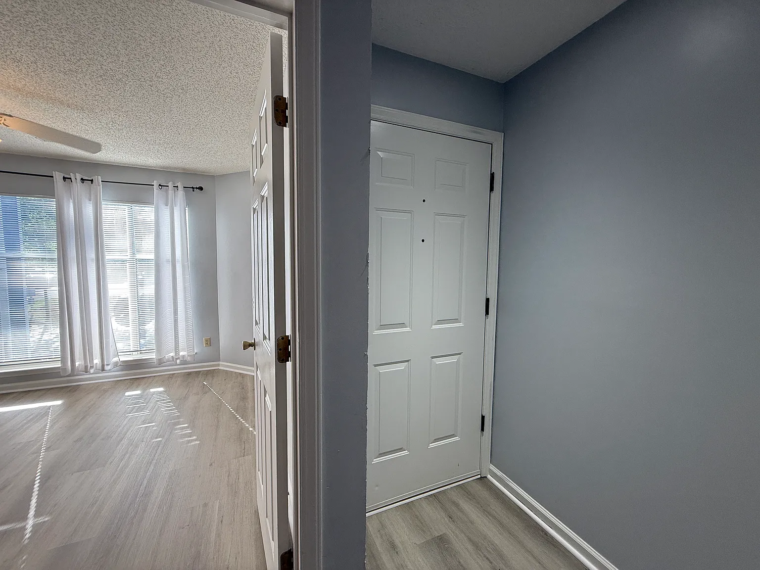 2 bed, 937 sqft, $1,900 — Photo 4