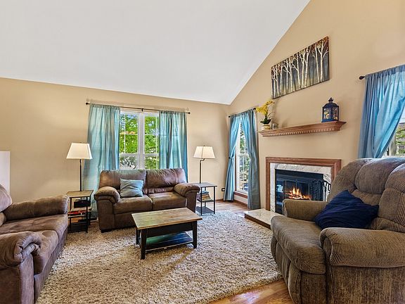 4th image of 1060 Manchester Cir