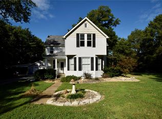 513 W Wall St, Worden, IL 62097