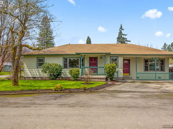 47683 Rainbow Ct, Oakridge, OR 97463