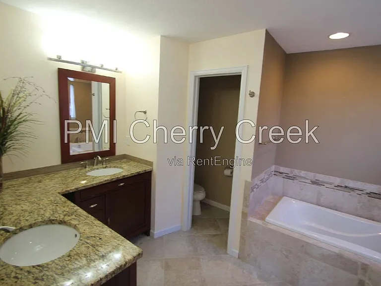 9800 Foxhill Cir — Photo 21
