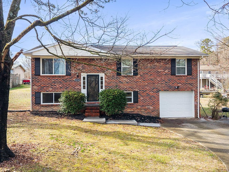 1st image of 2234 Basswood Pl SE