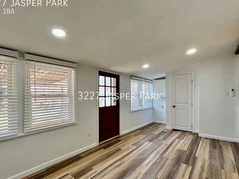 3227 Jasper Park — Photo 6