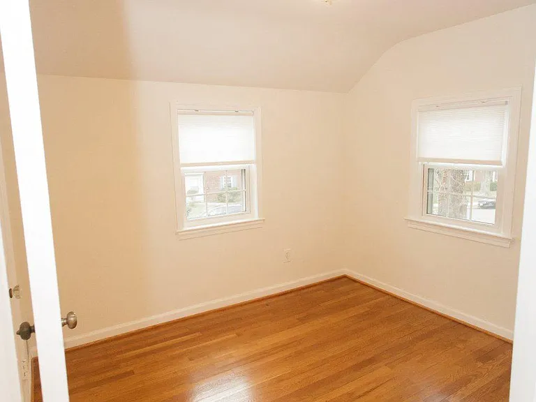 1419 N Longfellow St — Photo 15