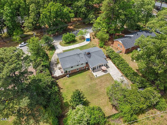 3rd image of 5904 Deblyn Ave