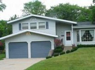 1529 Eastlawn Rd SE, East Grand Rapids, MI 49506