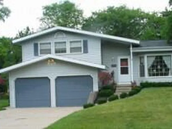 1529 Eastlawn Rd SE, East Grand Rapids, MI 49506