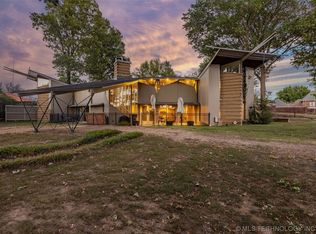 2416 Circle Dr, Bartlesville, OK 74006