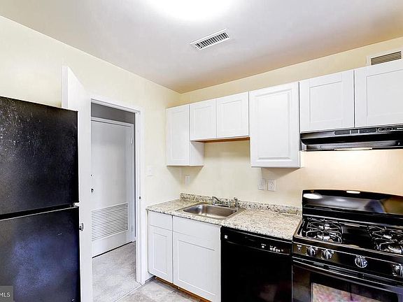 5th image of 6001 Arlington Blvd APT 317