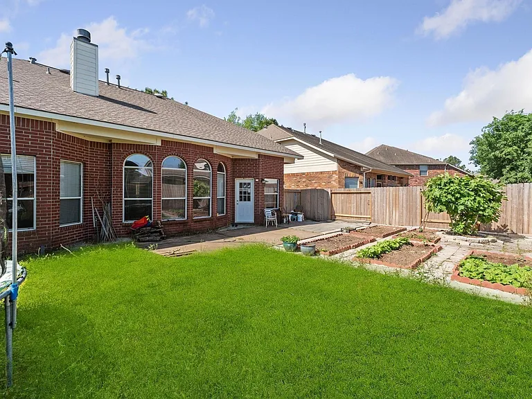 26414 Creston Woods Dr — Photo 33