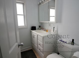 2930 W Nelson St APT 2F, Chicago, IL 60618