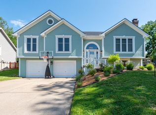 11025 N Grand Ave, Kansas City, MO 64155