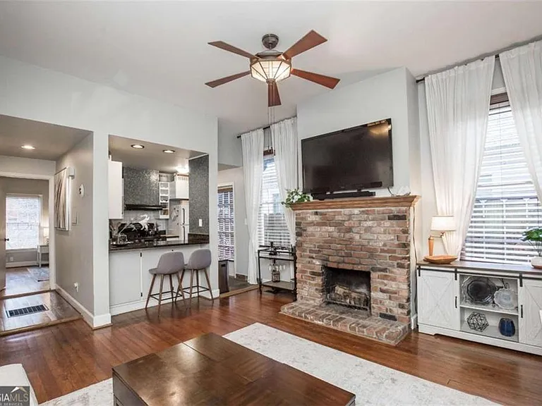 952 Myrtle St NE #2 — Photo 3
