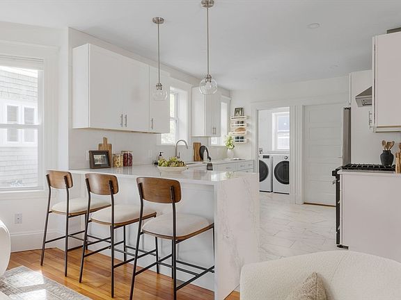 3rd image of 29-31 Cushing St #1