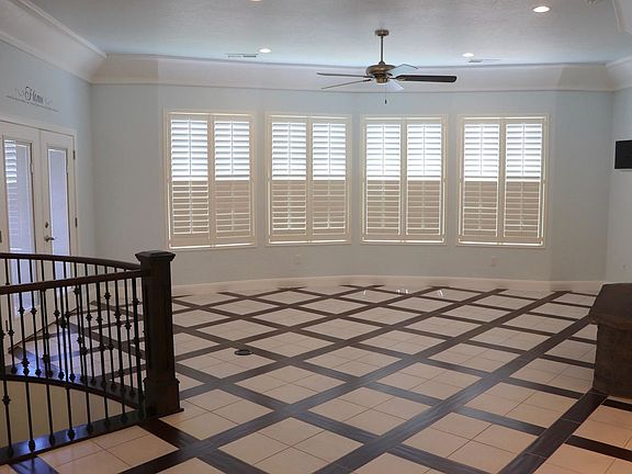 4th image of 1546 N Park Ave