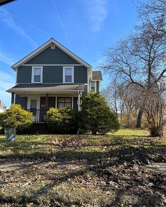 1st image of 411 N Cedar Ave