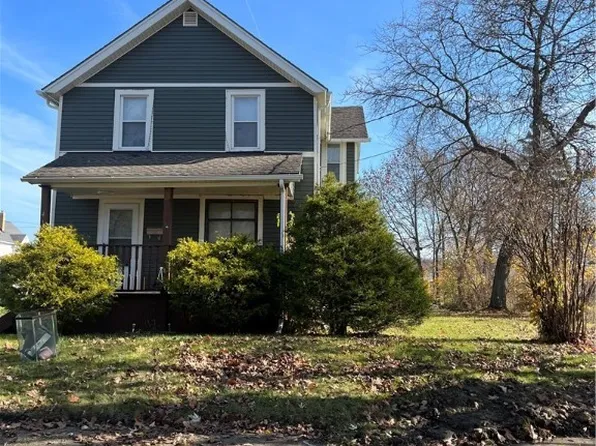 411 N Cedar Ave, Niles, OH 44446