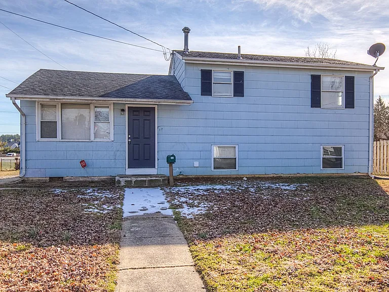 203 Sycamore Rd — Photo 1