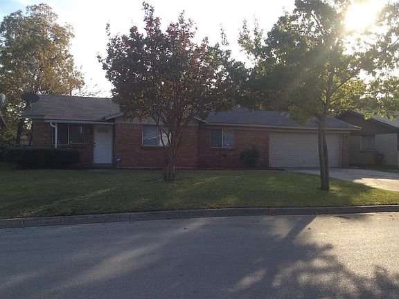 2nd image of 913 Marlene Dr