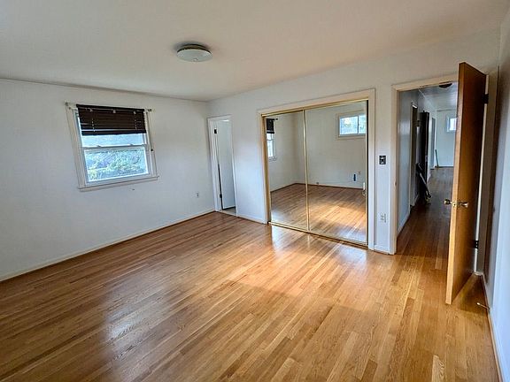 4th image of 9204 Davidson St