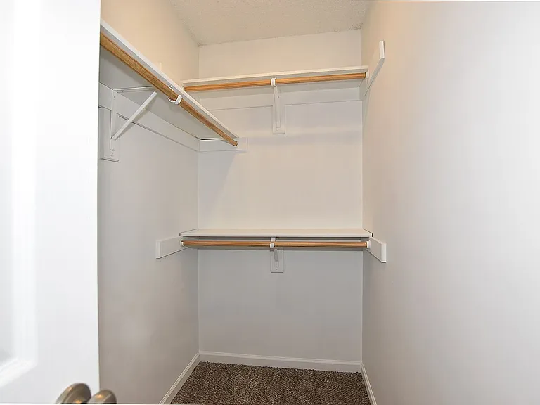13650 Hunter Dr — Photo 8