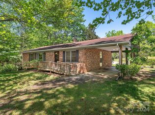 235 & 305 Owl Hollow Rd, Mill Spring, NC 28756
