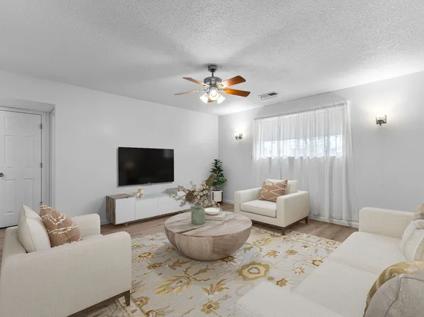 6401 Aurora Ave APT 2, Urbandale, IA 50322