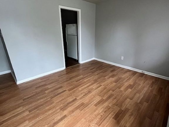 3rd image of 615 Cedarwood Dr #304