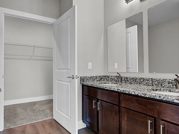 4th image of 309 Spring St #310-102