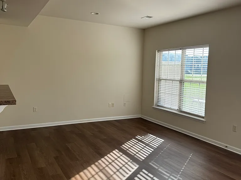 2042 Powell Dr — Photo 5