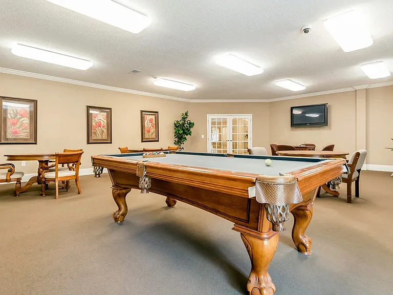 Parkland Manor — Photo 14