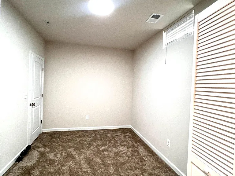 9875 Selkie Ln #BASEMENT — Photo 8