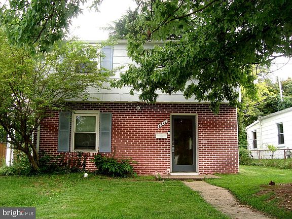 5th image of 1227 Seven Oaks Rd