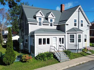 40 Pleasant St, North Sydney, NS B2A1K9