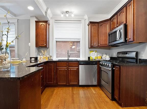 3rd image of 378 N Taylor Ave Unit 1-E